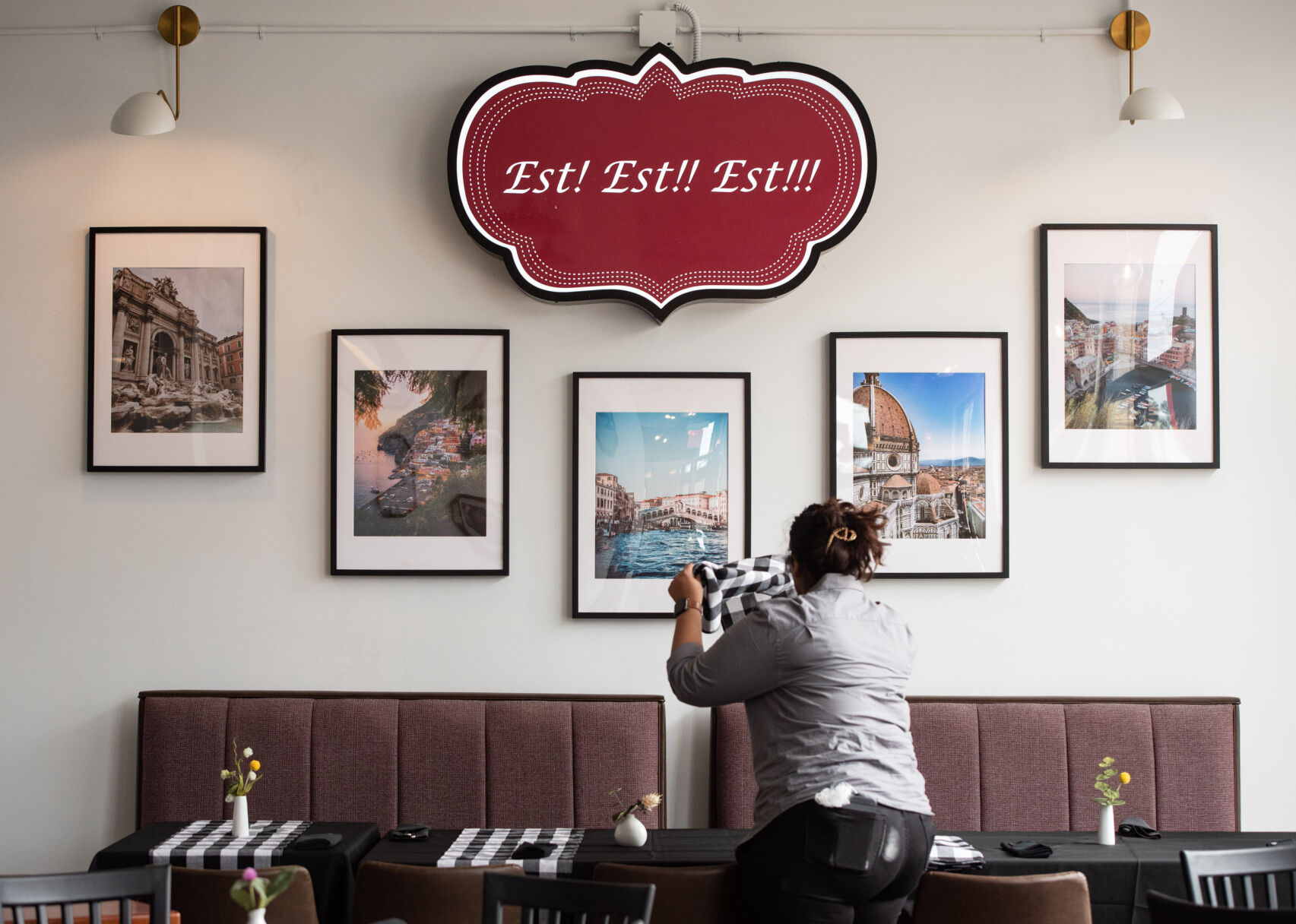 Est! Est!! Est!!! at ROAR